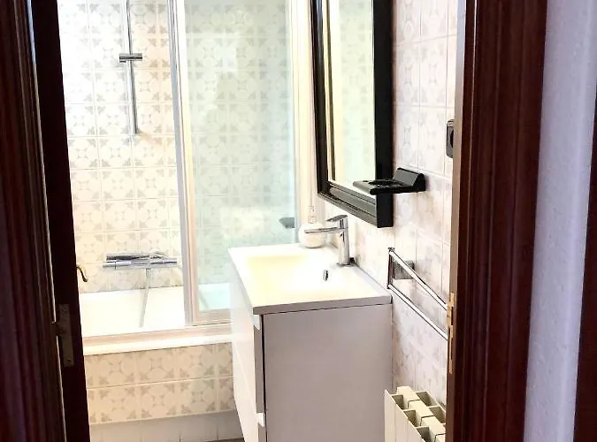 Casamar Al Lado De La Playa Con Piscina Privada, Jardin Y Barbacoa, Fronton, 6 Hébergement de vacances Laredo